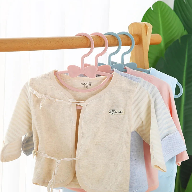 20Pcs/Lot Portable Plastic Display Hangers. Kids Clothes Hangers, Clothing Organizer for Child