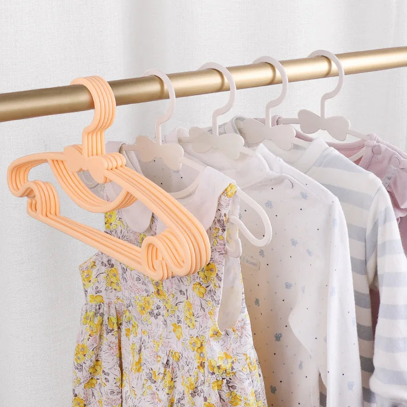 20Pcs/Lot Portable Plastic Display Hangers. Kids Clothes Hangers, Clothing Organizer for Child