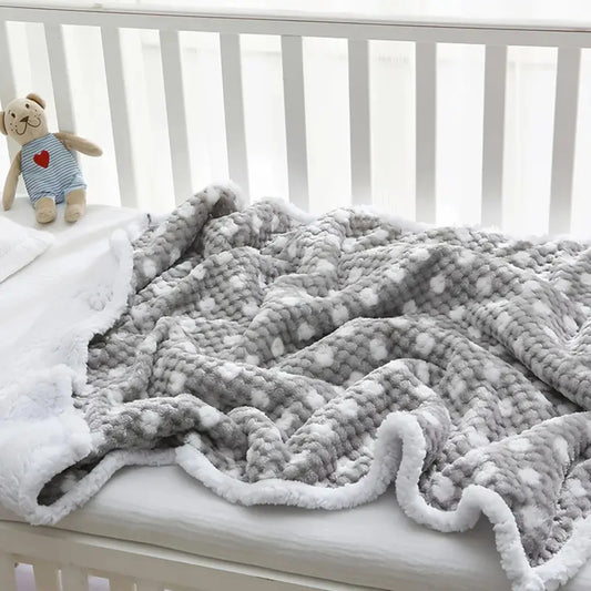 Warm and Cozy Plush Newborn Baby Blanket Perfect for Keeping Your Baby Cozy